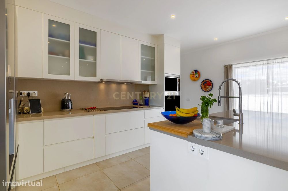 Moradia térrea Isolada com 3 suítes | Cerro Azul | Algarve