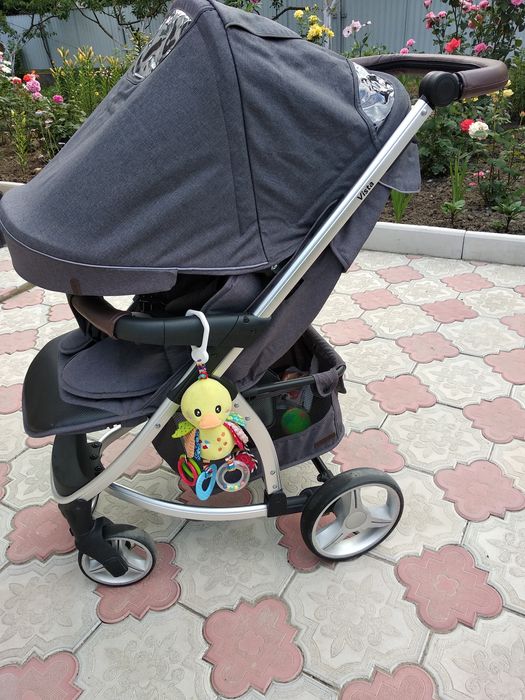 Продам прогулочну коляску Carell р-нo Vista