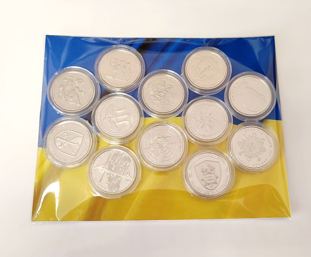 Всі 12 монет Подарунковий набір обігових пам'ятних монет 10 гривень