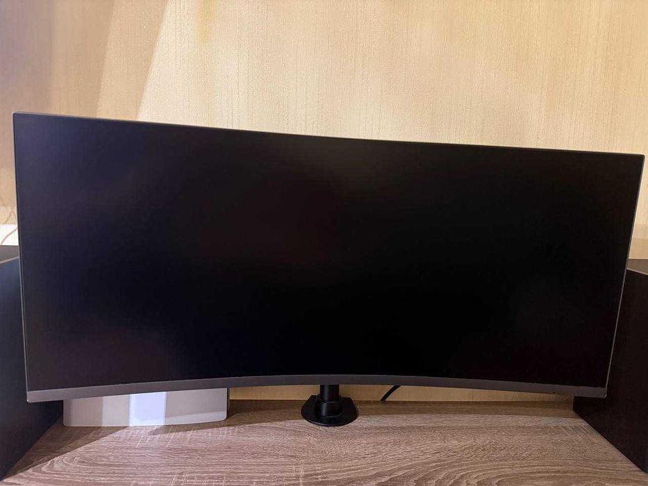 Продам монітор Samsung Curved C34H890 (LC34H890WGIXCI) 34"