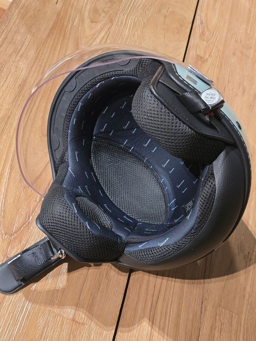 Kask Vespa Visor 4.0 w rozmiarze L jak nowy.