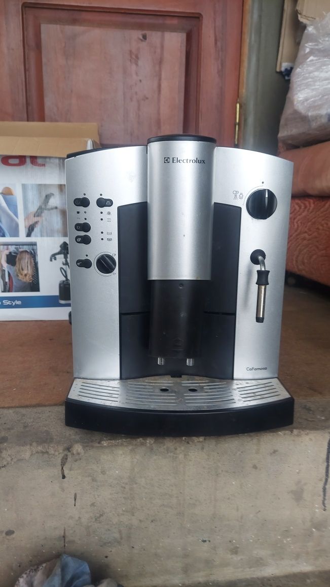 Кавомашина Electrolux CaFamosa