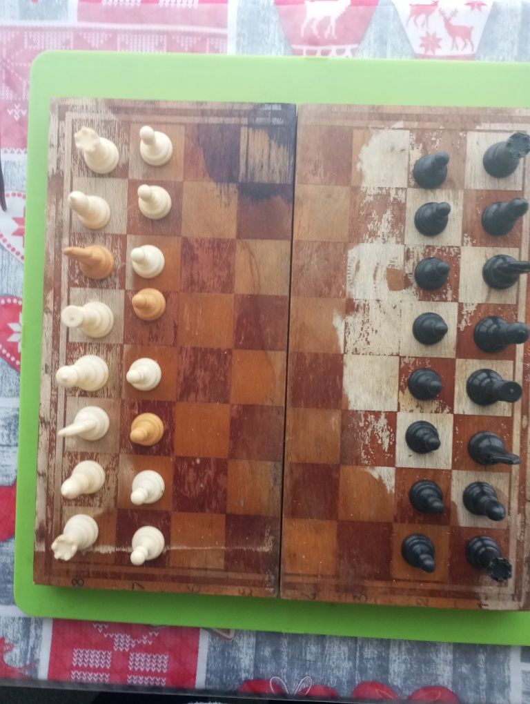 Доска шахматная с шахматами