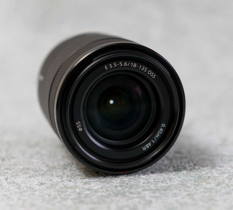 Sony E 18-135mm f/3.5-5.6 OSS • AutoFocus • Sony E-mount • NEW