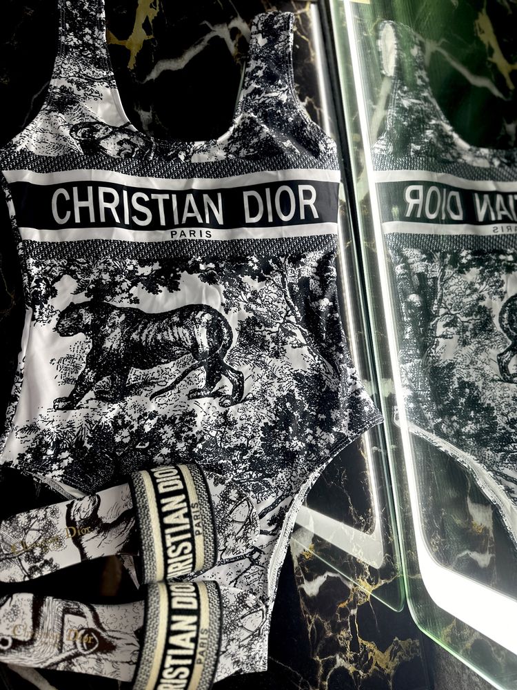 Купальник суцільний dior зал 1 М