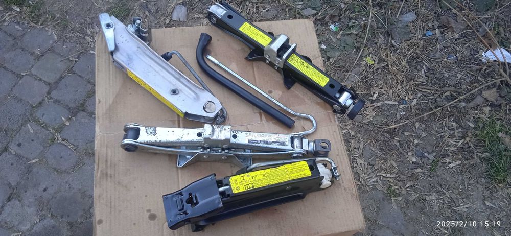 Домкрати автомоб. оригін. - Audi, Seat, Skoda, Volkswagen,Reno