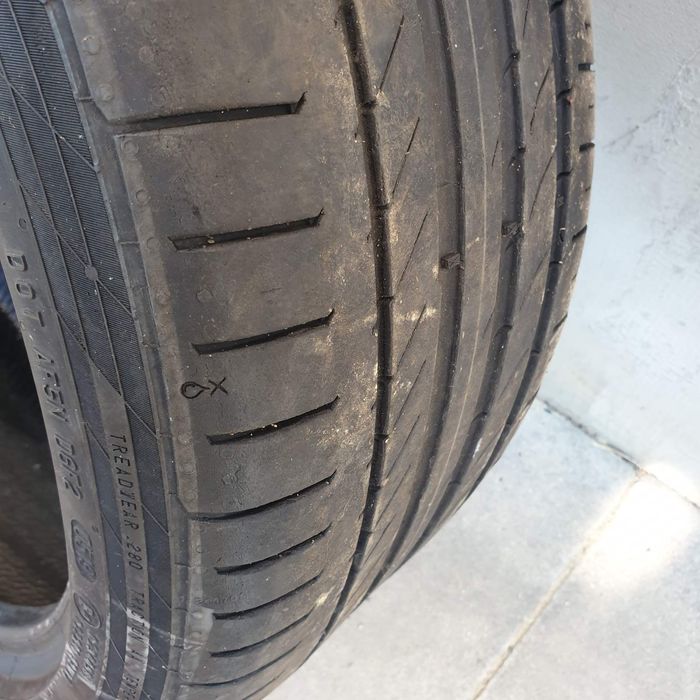 Продаю Шини  225/40/R18Y