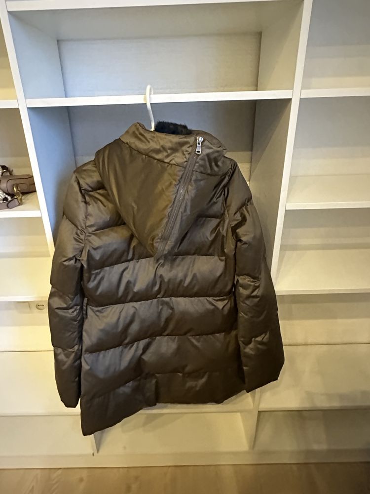 Продам пуховик Pinko