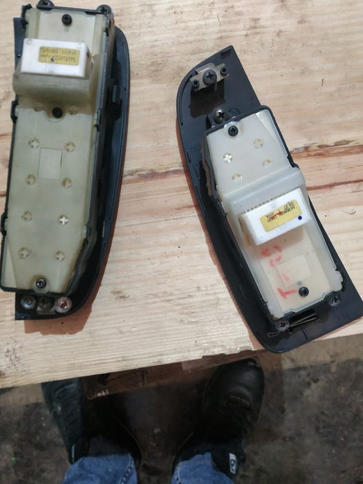 Блок управління стіклопідйомника Т 25 тойта авенсіс