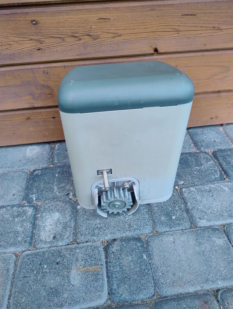 Napęd bramy przesuwnej Nice Filo 400