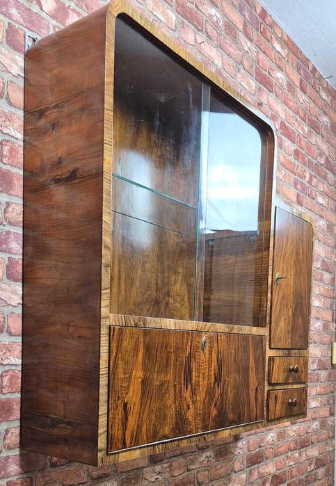 Odnowiona orzechowa witryna z barkiem art deco, retro, vintage