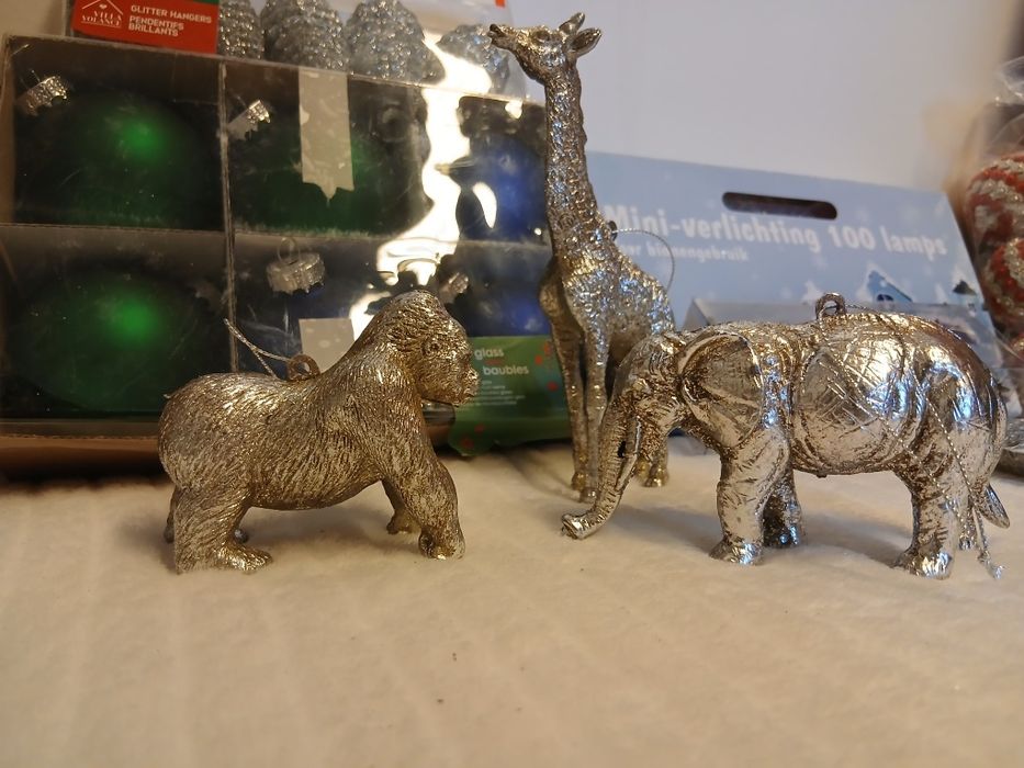 Новорічні іграшки на ялинку