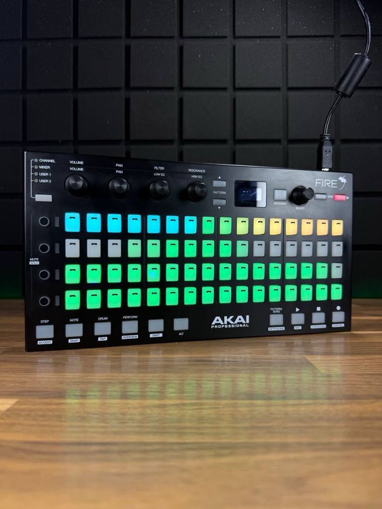MIDI Контроллер Akai Fire