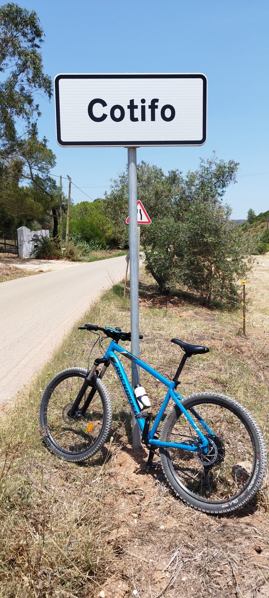 Bicicleta usada semi nova