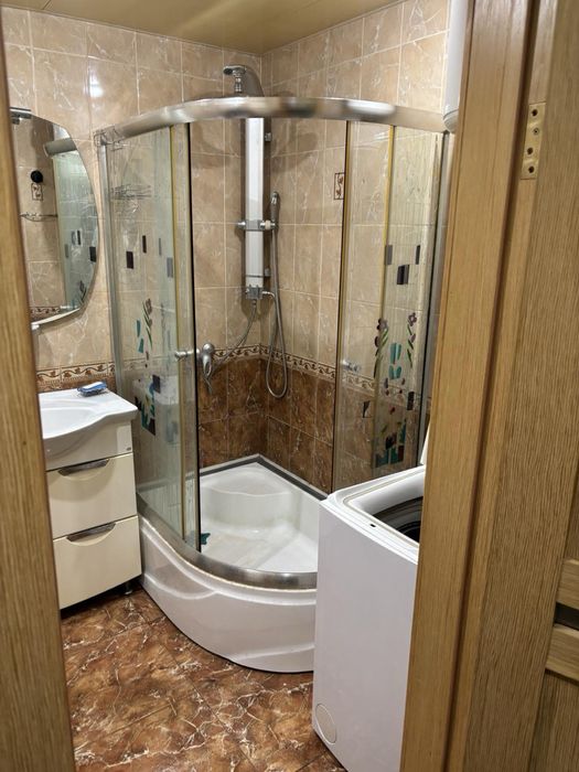 Продаж. 2-х кімнатна 51 м2. Центр, метро КПІ