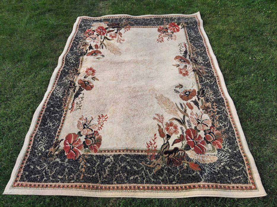 Dywan 190 x 270 produkcji Tureckiej