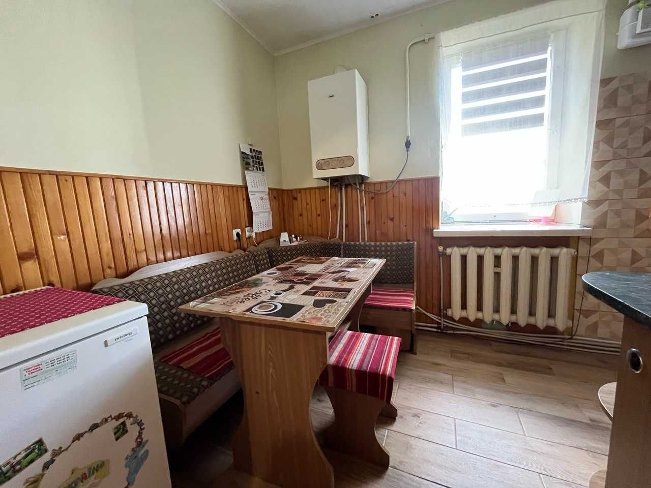 Продається однокімнатна квартира. Богородчани.