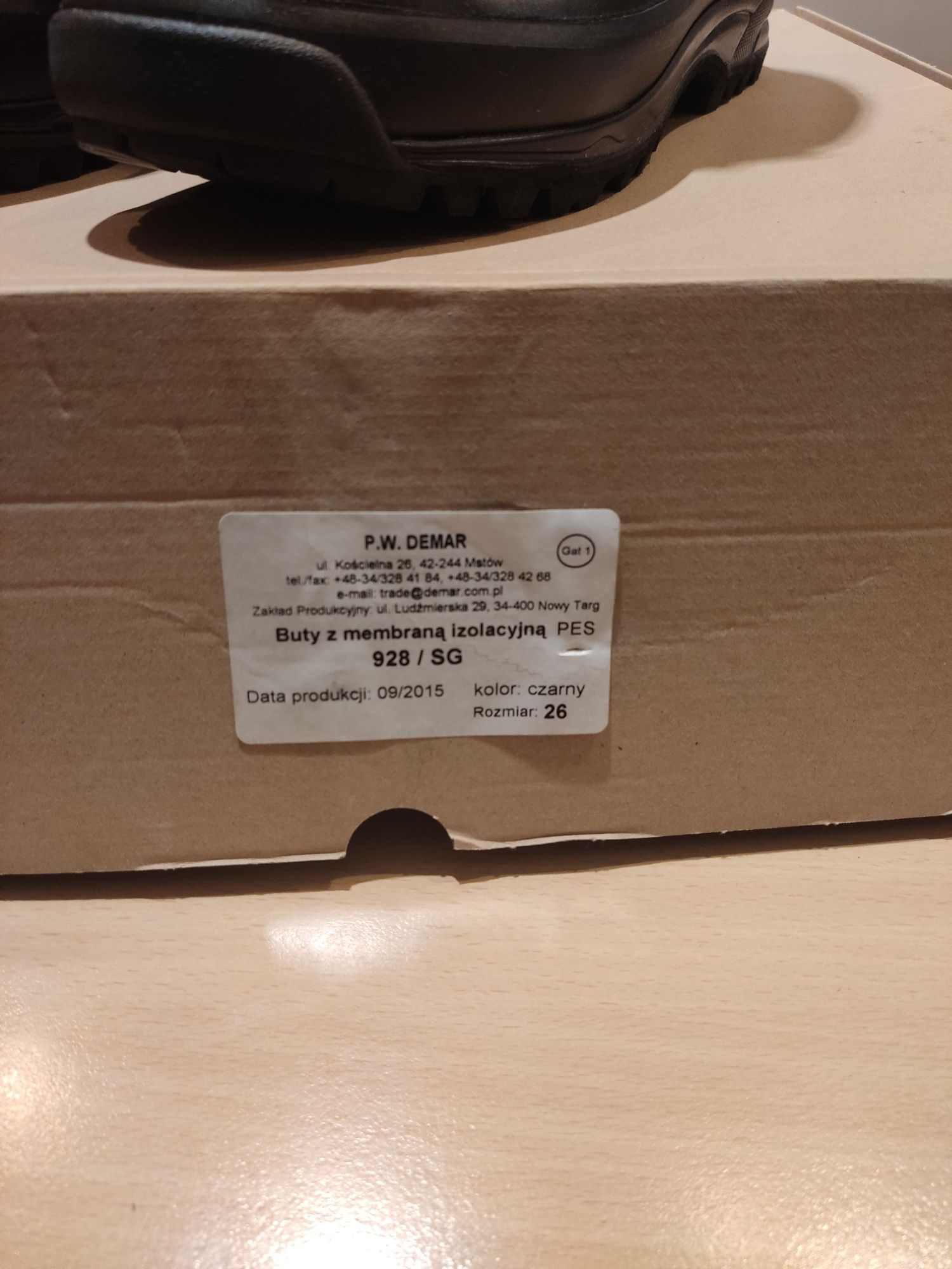 Buty z membraną izolacyjną Demar typu gore tex rozm 26