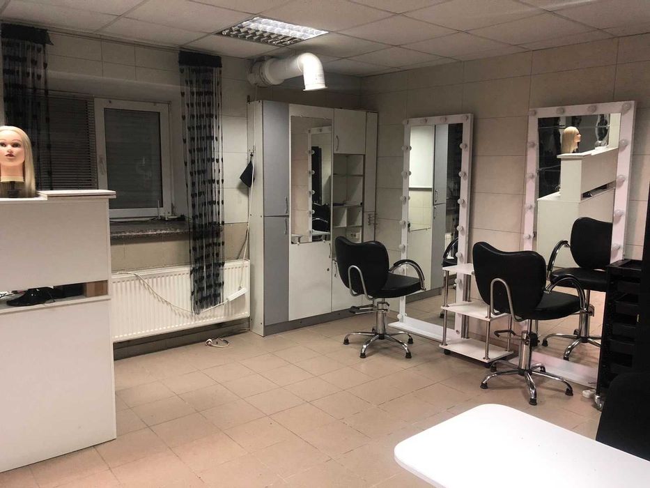Приміщення салону краси по вул. Перемоги