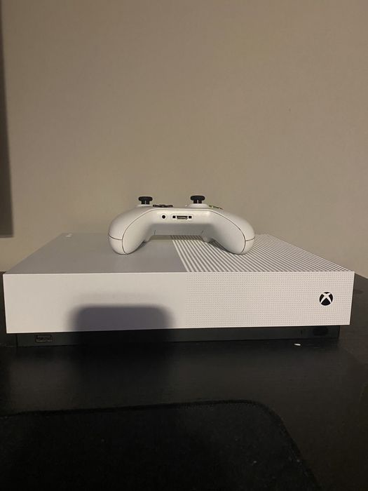 XBOX ONE S 1tb stan idealny