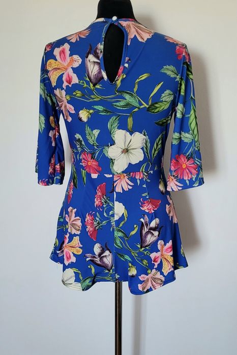 Nowy prześliczny krótki kombinezon damski letni kwiatowy motyw