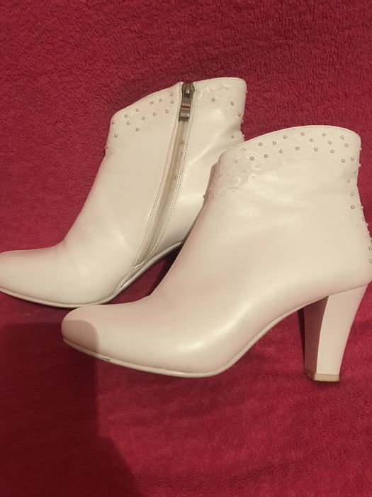 Чобітки нареченої 38 р