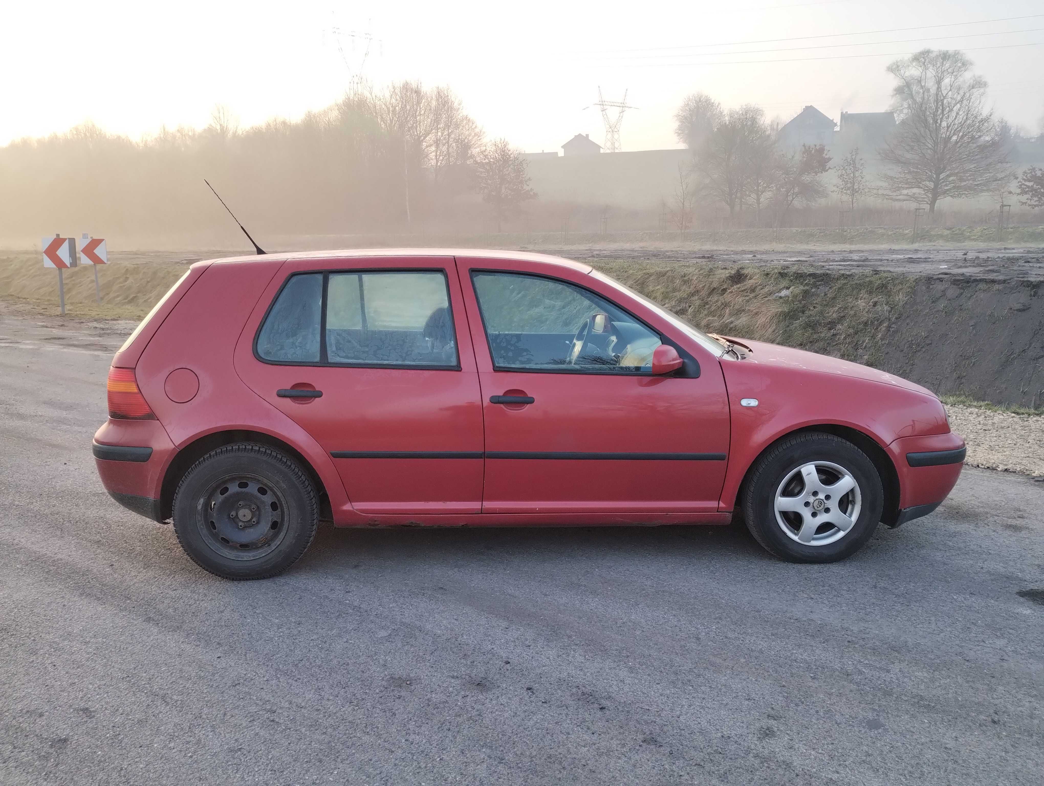 Volkswagen Golf IV 2001r 1.6 16V