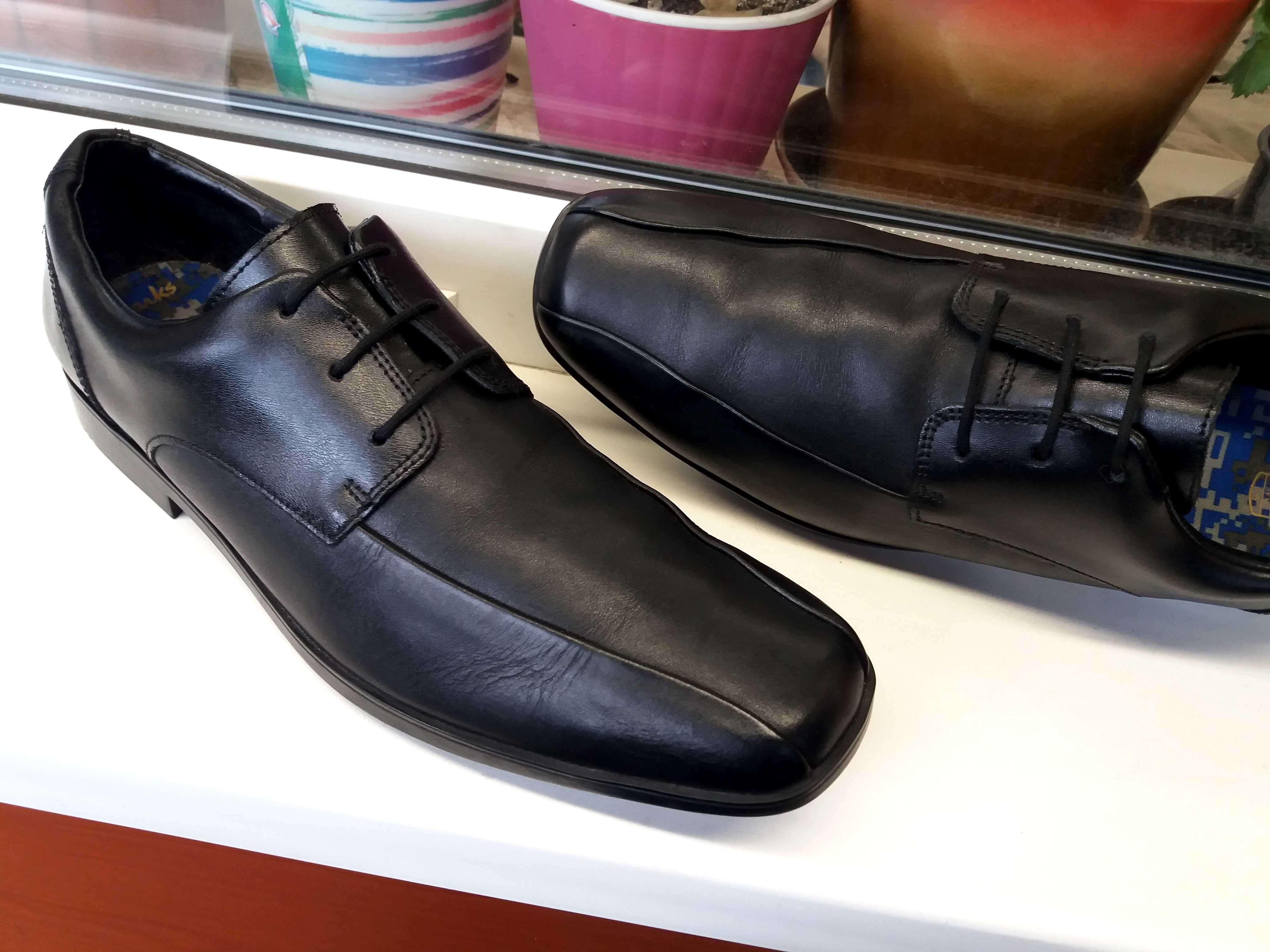 Стильные  мягкие и прочные кожаные туфли " Clarks " , Англия! 39 р.