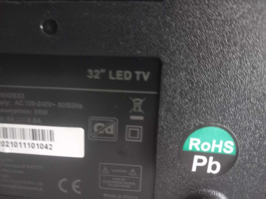 TV tela plana 32 polegadas (aprox. 81 cm)