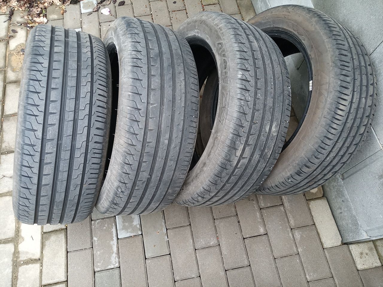 Opony letnie Avon 215/55R17