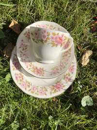 Elegancka Różowa Duchess Angielska Porcelana Filiżanka Vintage