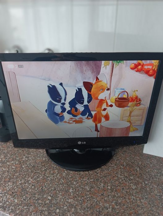 Tv lcd LG 24 " como nova