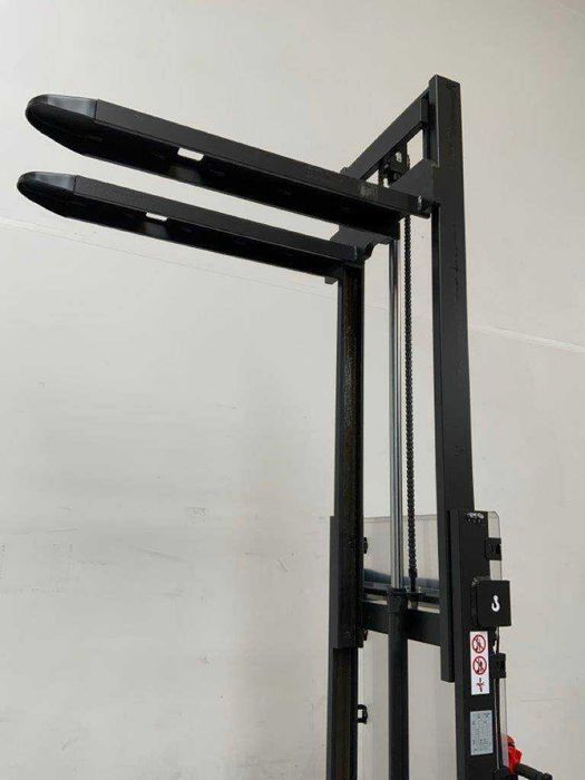 EMPILHADOR STACKER ELÉCTRICO 1200kg (NOVO)