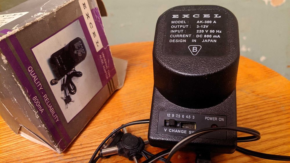 Универсальный блок питания 3-12 вольт -- Japan