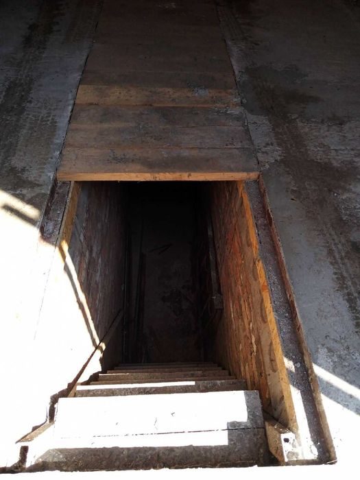 Продам 2- поверховий гараж на Героїв Крут