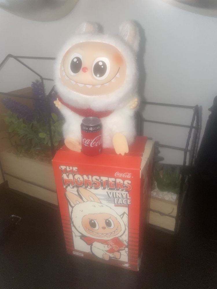 Labu bu peluche com caixa