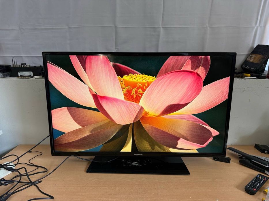 Телевізор Panasonic / 39” / Full HD
