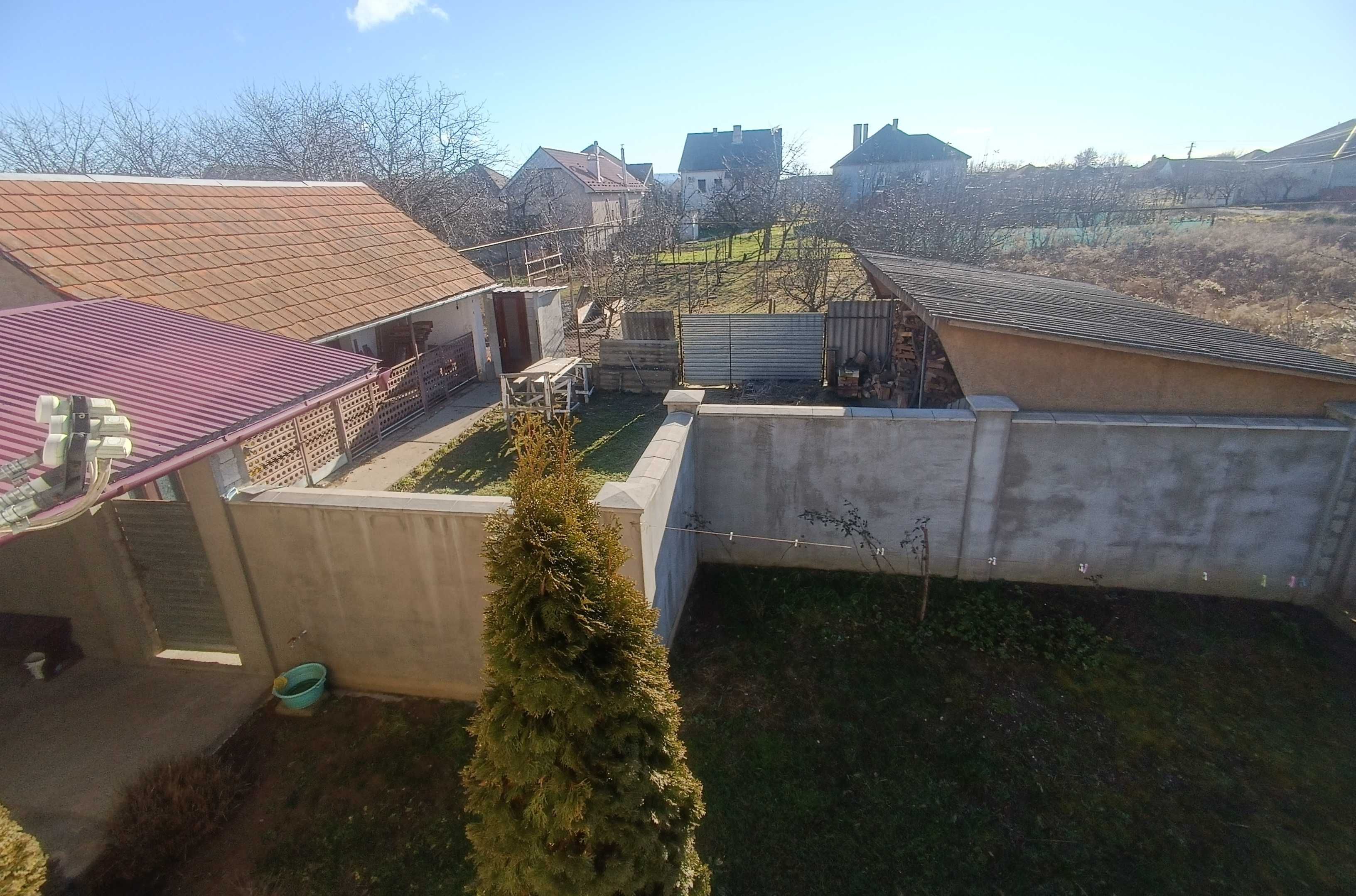 ПРОДАЖ великого (195 кв.м., 6 кімнат) будинку з євроремонтом, 9 соток!
