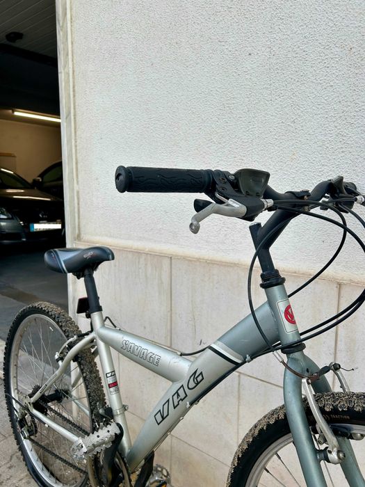 Bicicleta com pouco uso