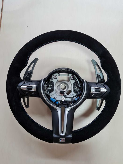 OBSZYWANIE KIEROWNIC SKÓRĄ Mobilny serwis Skórzana kierownica