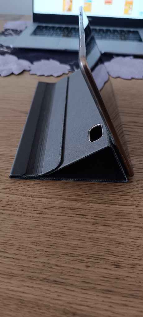 Tablet samsung galaxy s (sm-t705) z kartą sim