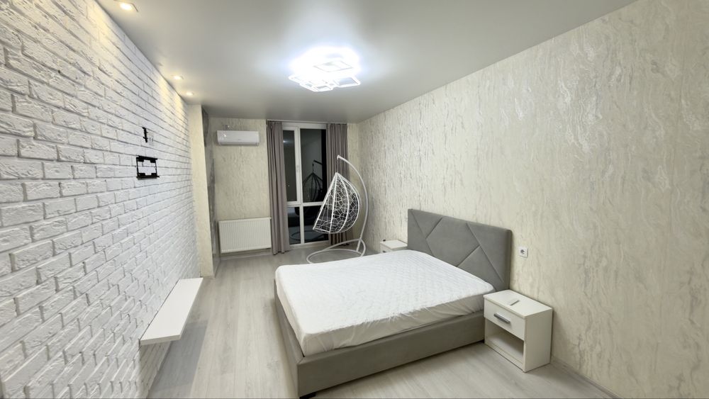 Можна з тваринами. 1 к. в елітному ЖК «Лісопарковий», панорамний вид.