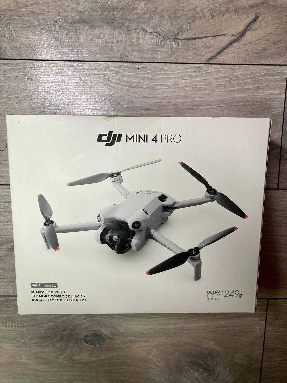 DJI Mini 4 Pro w zestawie Fly More Combo (DJI RC 2)