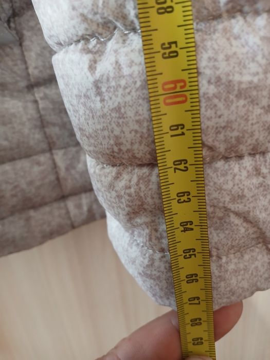 Жіноча куртка з капюшоном