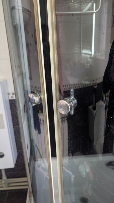 Душова кабіна. Нормальний стан, все працює