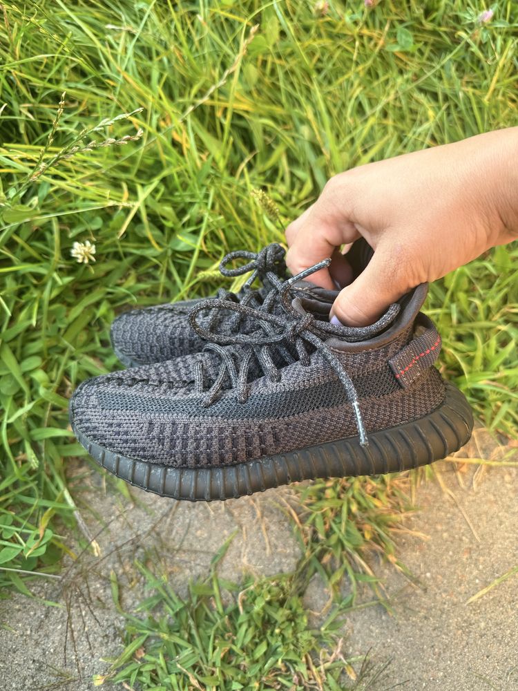 Кросівки дитячі adidas yeezy boost
