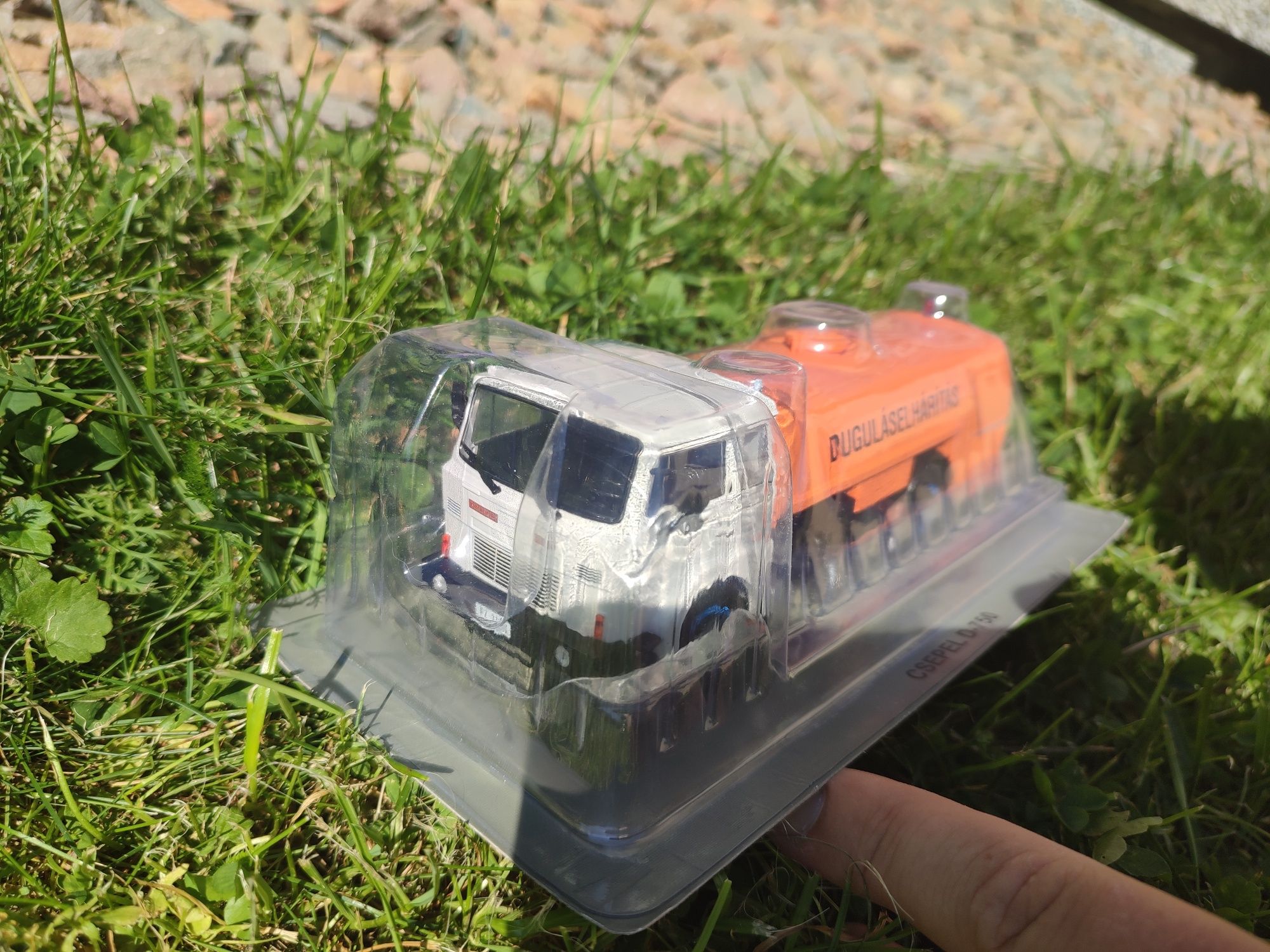Kultowe ciężarówki z epoki PRL - Csepel D-750, skala 1:43, DeAgostini