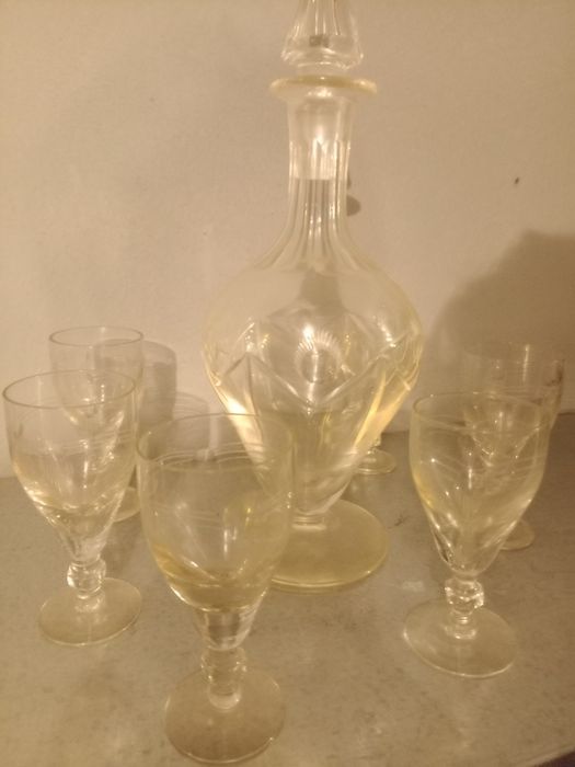 Conjunto de licoreira e 6 copos