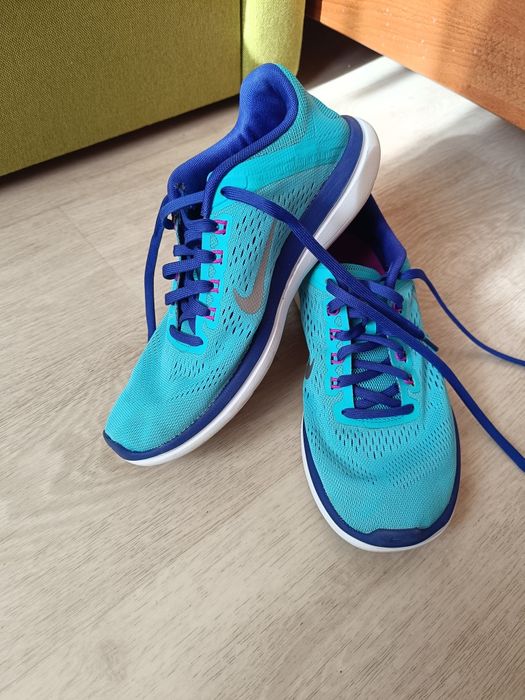 Продам кросівки Nike 38 розмір