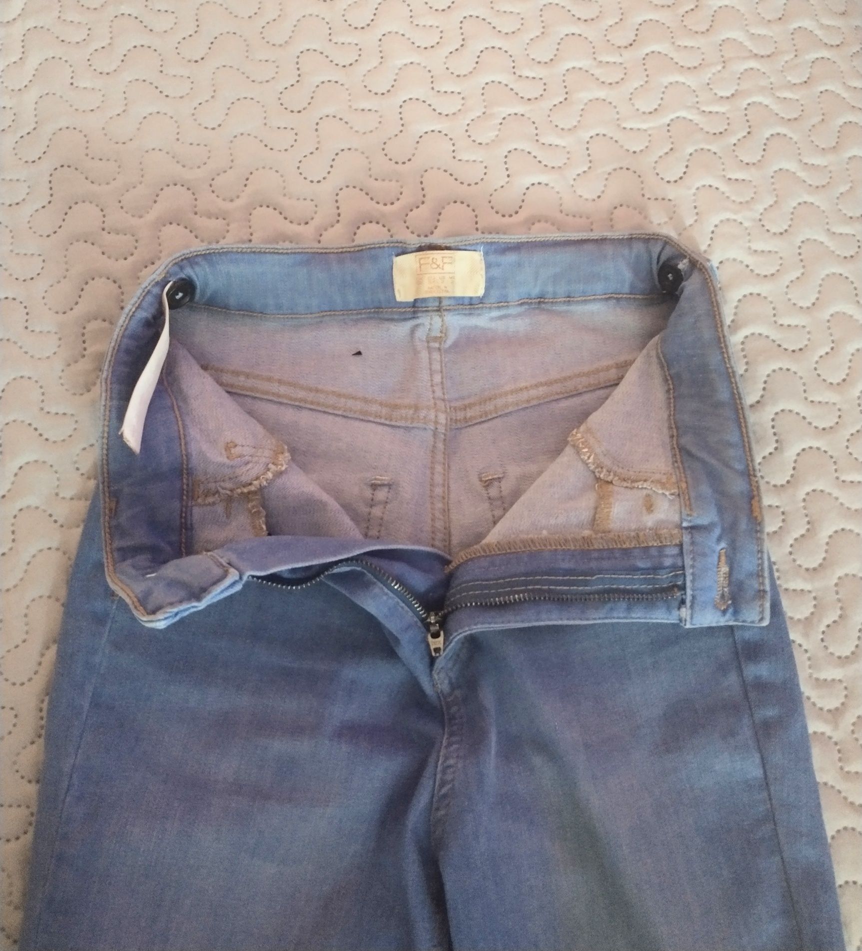 Spodnie jeans 34